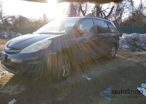 2006 Toyota Sienna Le z USA, uszkodzony, nr VIN 5TDZA23C36S422260